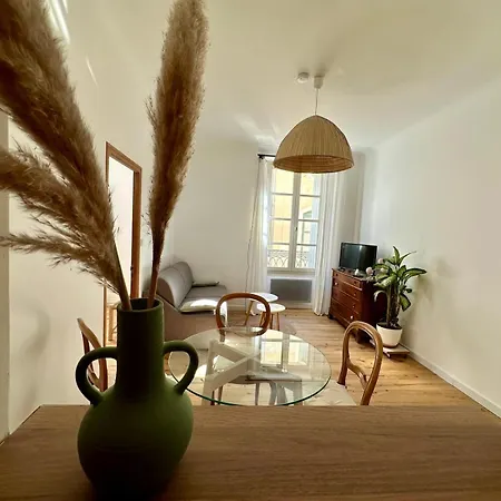 Appartement Au Coeur De L'Ecusson Nîmes Buitenkant foto