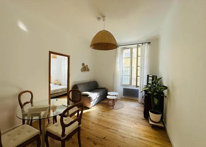 Appartement Au Coeur De L\'Ecusson