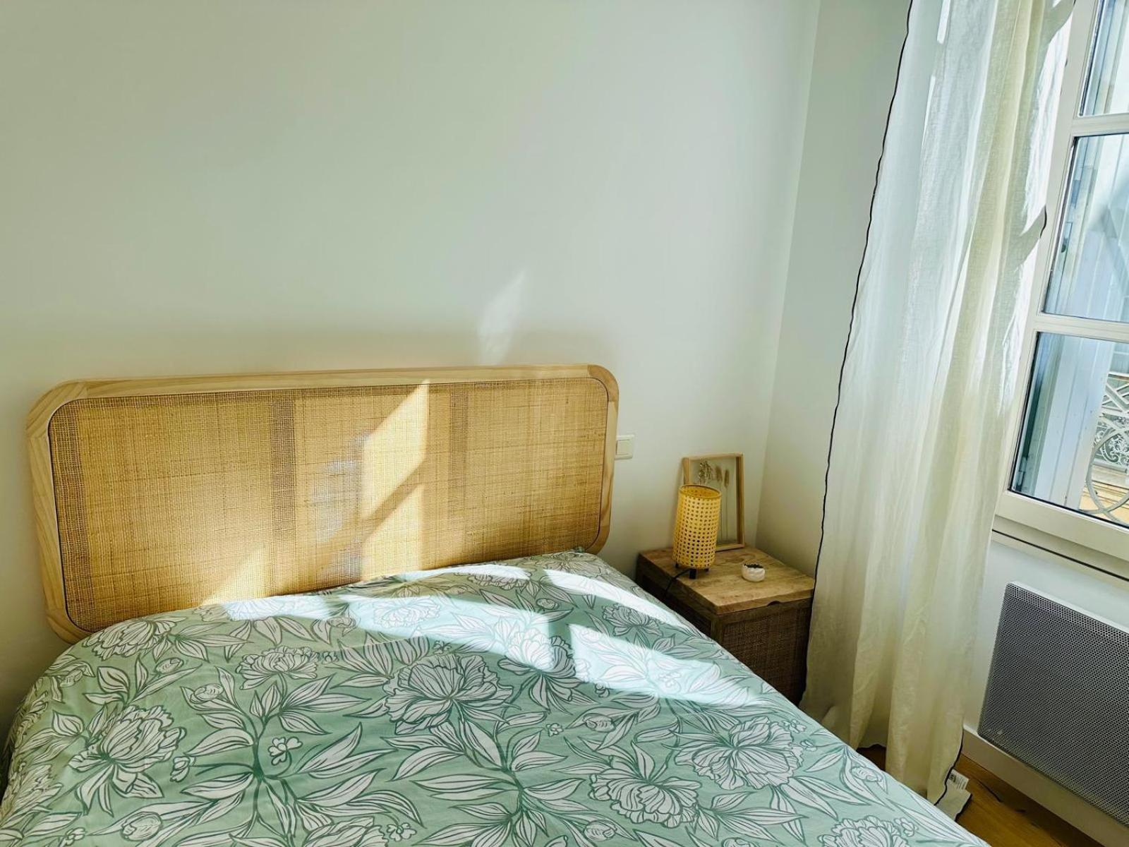 Au Coeur De L'ecusson Apartment *